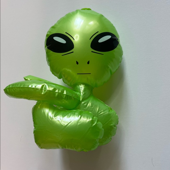 Inflatable Alien Childrens Toy - Picture 3 of 3